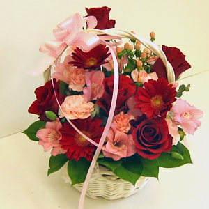 賀寿 「華寿」（還暦）のお祝い 赤色のお花メインのフラワーアレンジメント 5,250円
