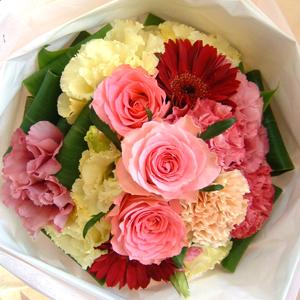 バラと季節のお花（花束・アレンジメント） 5,250円